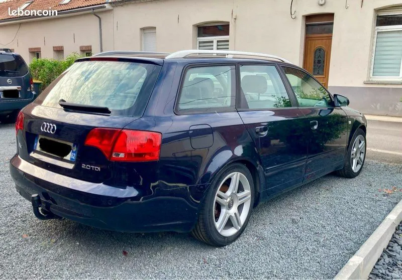 Audi A4 2005 photo 2
