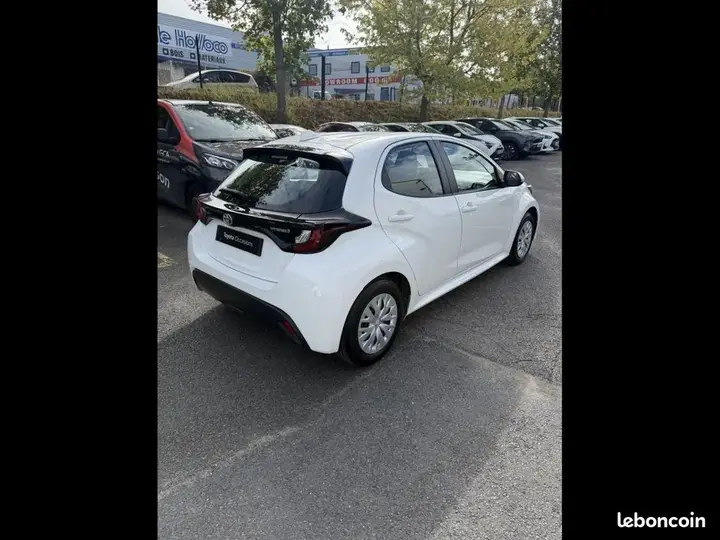 Toyota Yaris 2022 photo 4