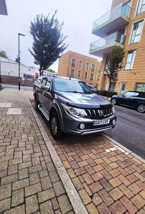 Mitsubishi L200 2017 photo 2