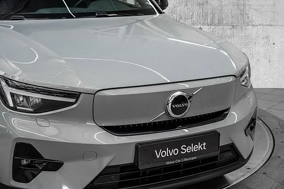 Volvo Ex40 2025 photo 2