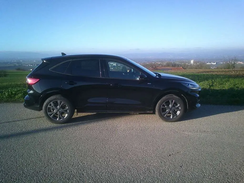 Ford Kuga 2023 photo 2