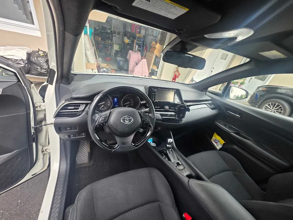 Toyota C-Hr 2018 photo 4