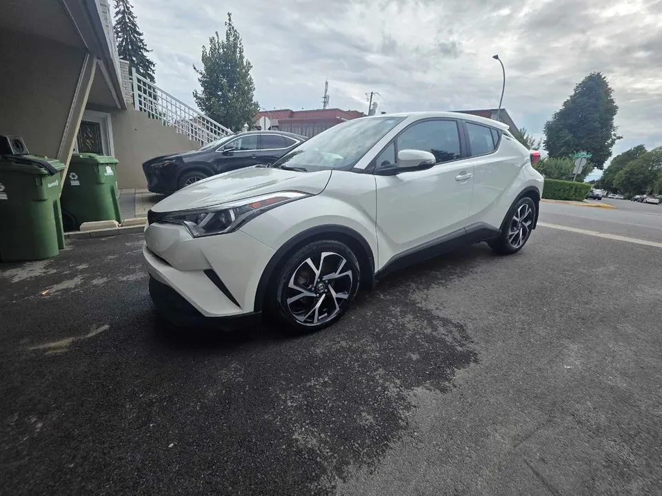 Toyota C-Hr 2018 photo 3