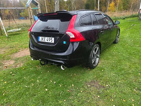 Volvo V60 2015 photo 2