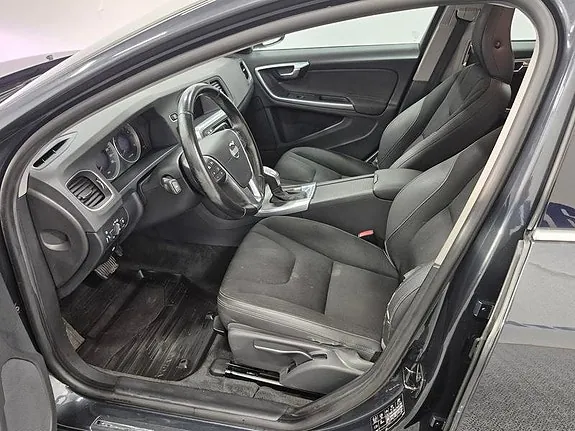Volvo V60 2013 photo 2