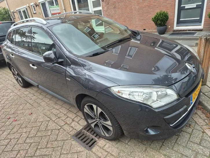 Renault Mégane 2011 photo 3