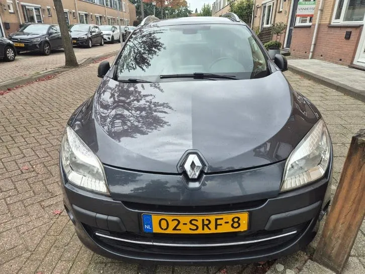 Renault Mégane 2011 photo 2