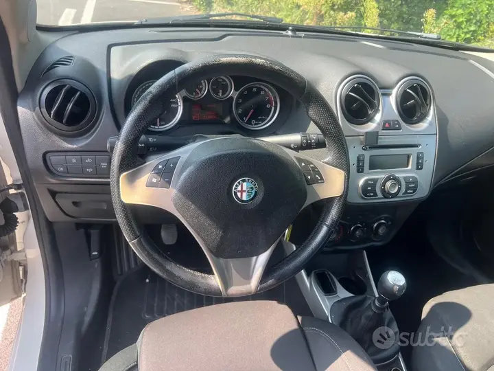 Alfa Romeo Mito 2011 photo 4