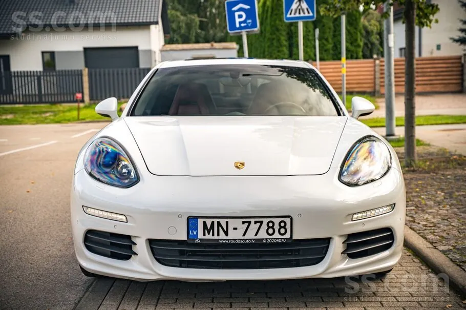 Porsche Panamera 2014 photo 2