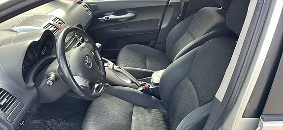Toyota Auris 2007 photo 2