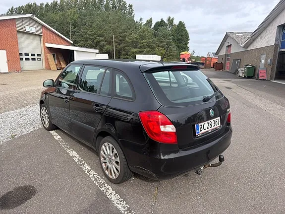 Skoda Fabia 2013 photo 4