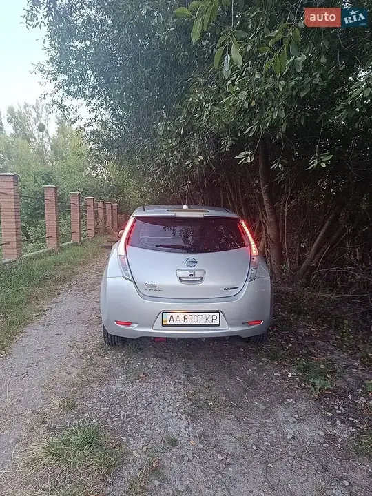Nissan Leaf 2011 photo 4