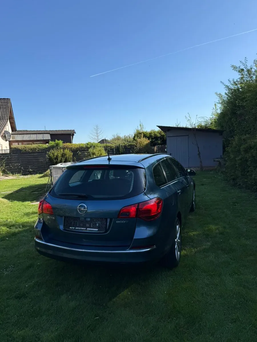 Opel Astra 2014 photo 3