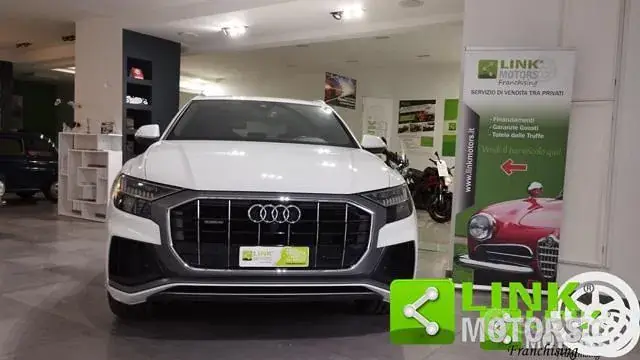 Audi Q8 2019 photo 2