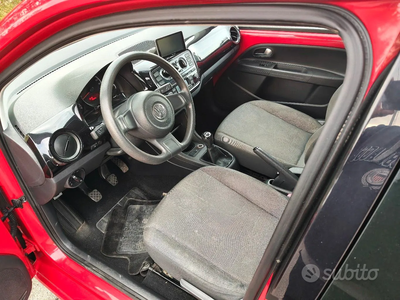 Volkswagen Up 2014 photo 5