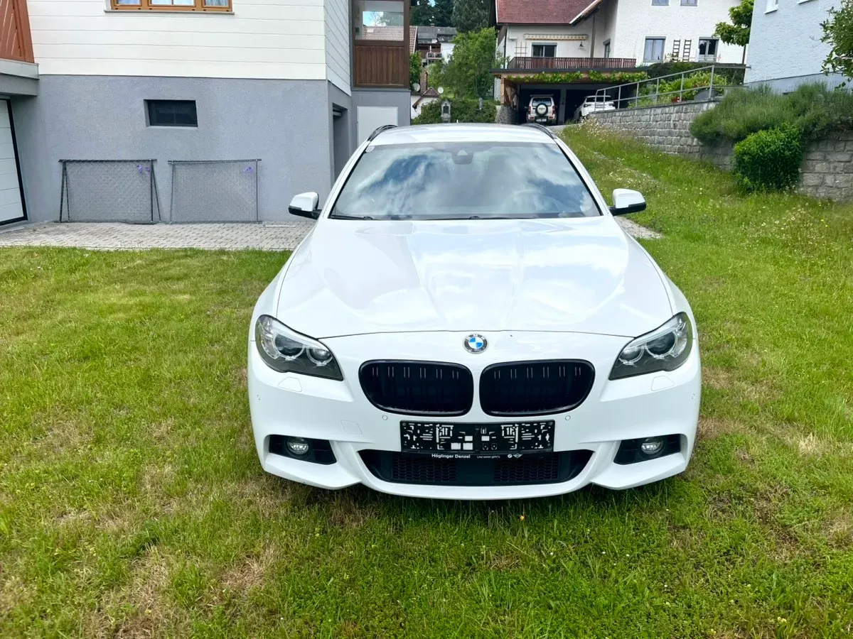 BMW 5 Series 2016 photo 2