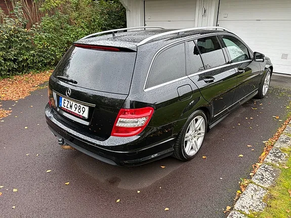 Mercedes-Benz C220 2011 photo 2