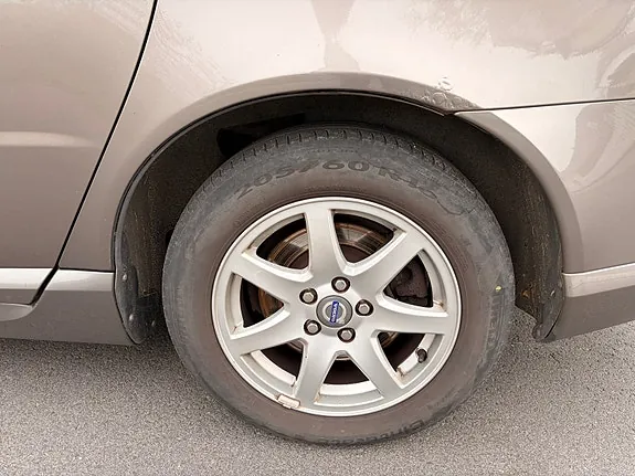 Volvo V70 2010 photo 5