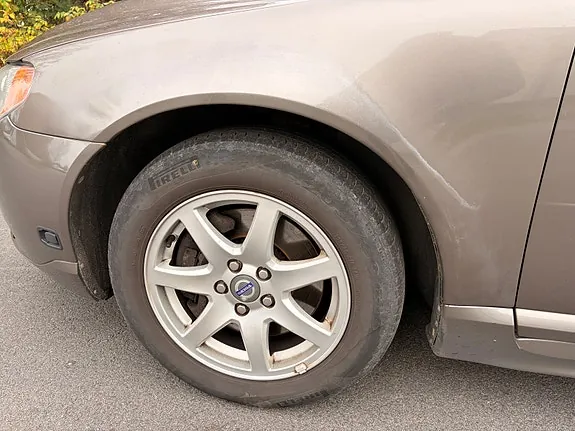 Volvo V70 2010 photo 4