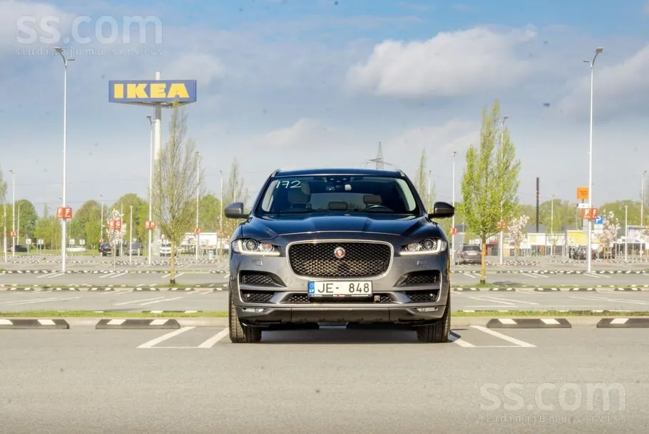 Jaguar F-Pace 2017 photo 3