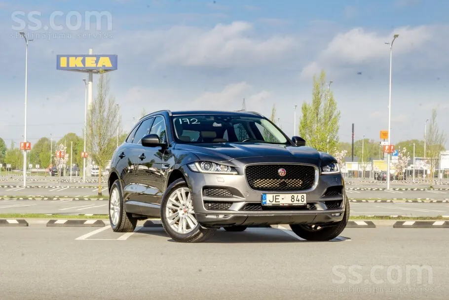Jaguar F-Pace 2017 photo 2