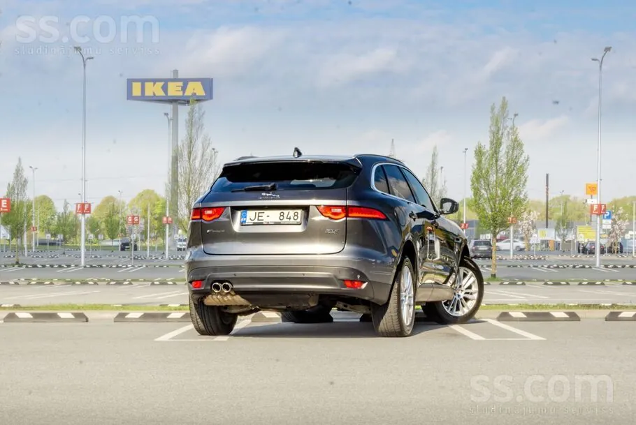Jaguar F-Pace 2017 photo 5