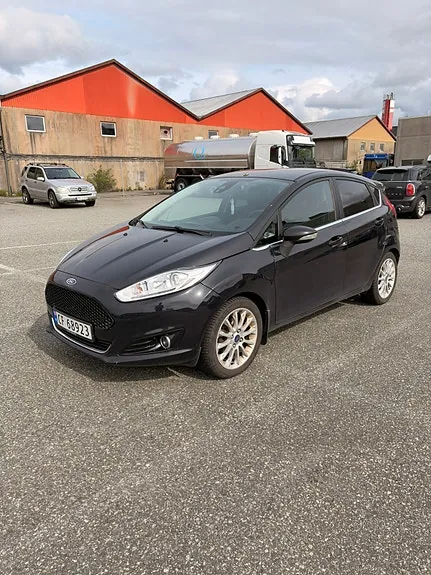 Ford Fiesta 2013 photo 2