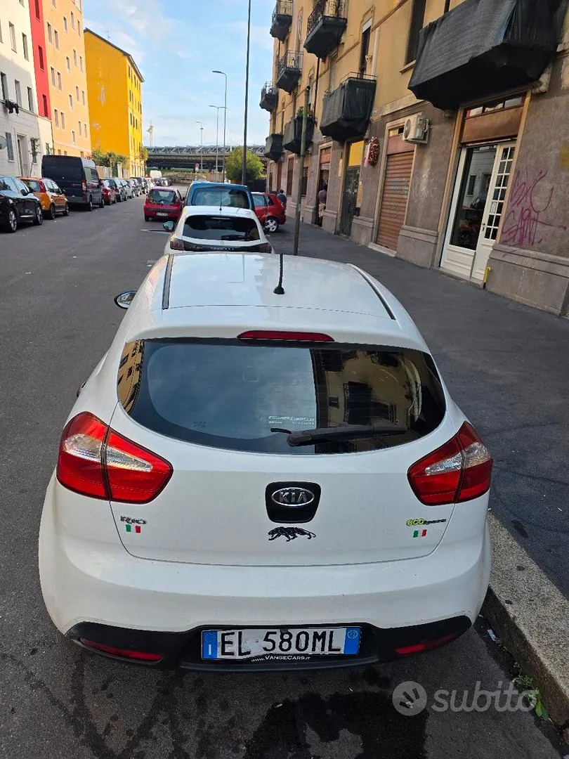Kia Rio 2012 photo 2