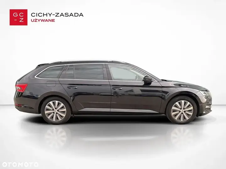 Skoda Superb 2023 photo 4