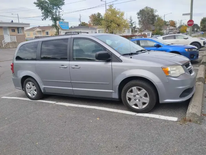 Dodge Grand Caravan 2013 photo 2