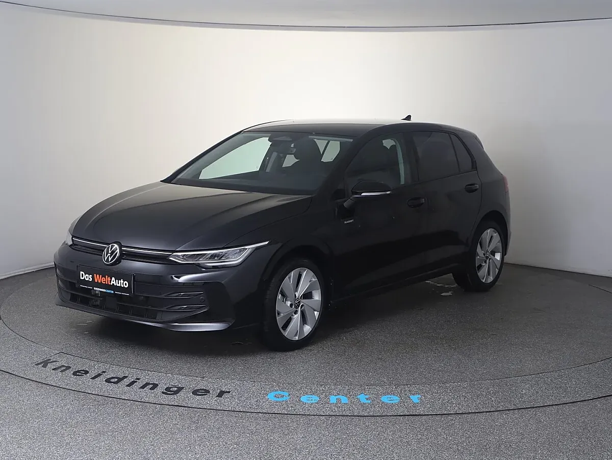 Volkswagen Golf 2026 photo 2