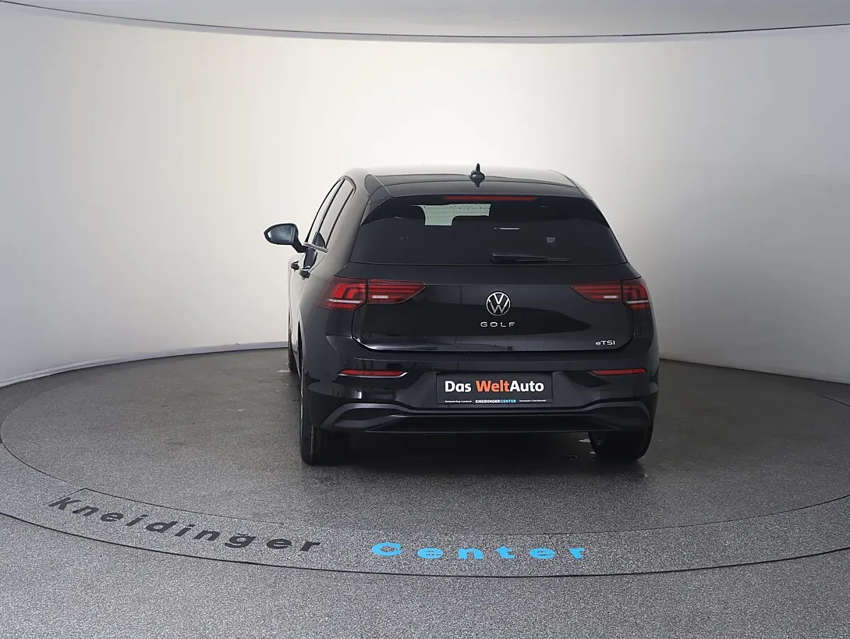 Volkswagen Golf 2026 photo 3
