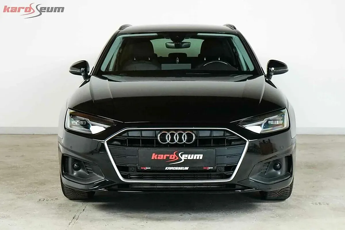 Audi A4 2022 photo 2