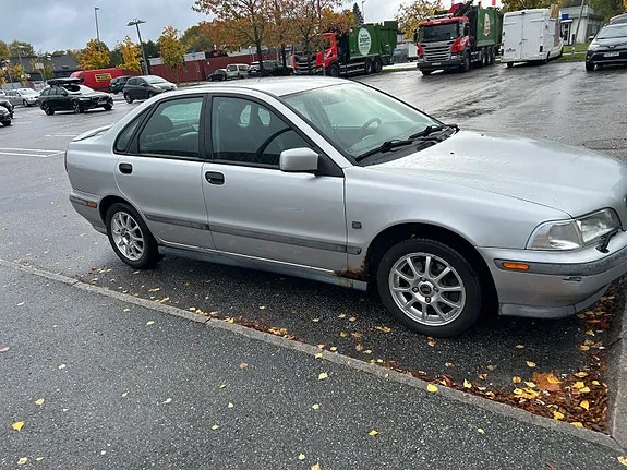 Volvo S40 1999 photo 2