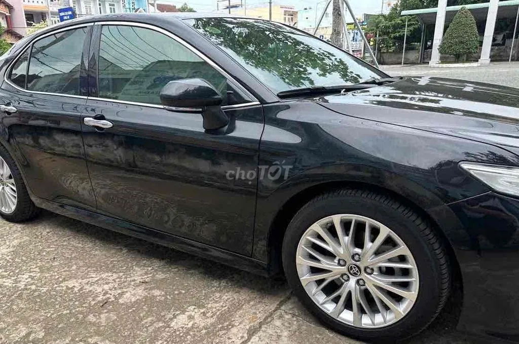 Toyota Camry 2020 photo 2