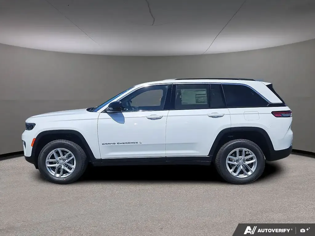 Jeep Grand Cherokee 2026 photo 3