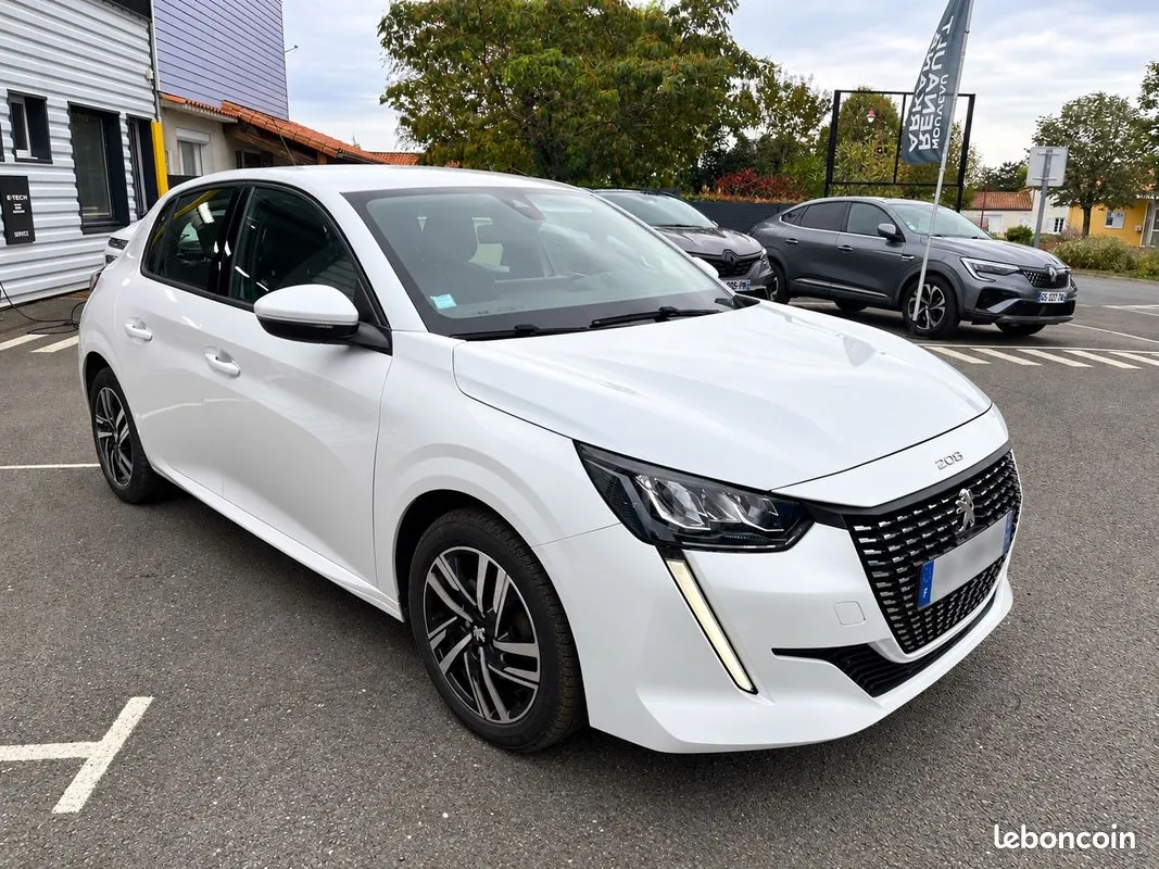 Peugeot 208 2020 photo 2
