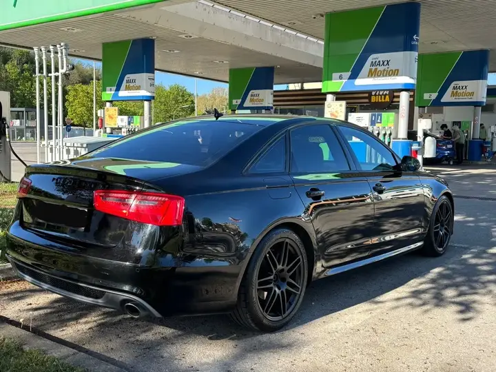 Audi A6 2013 photo 2