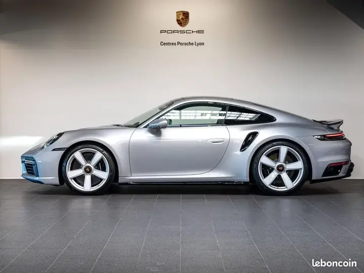 Porsche 911 2026 photo 2