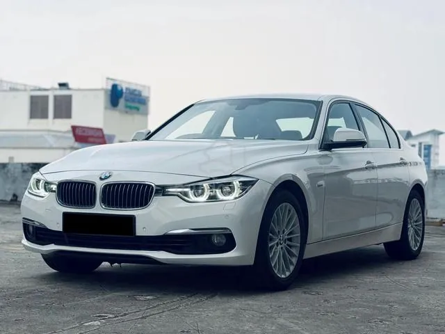 BMW 318I