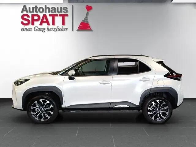 Toyota Yaris Cross photo 2