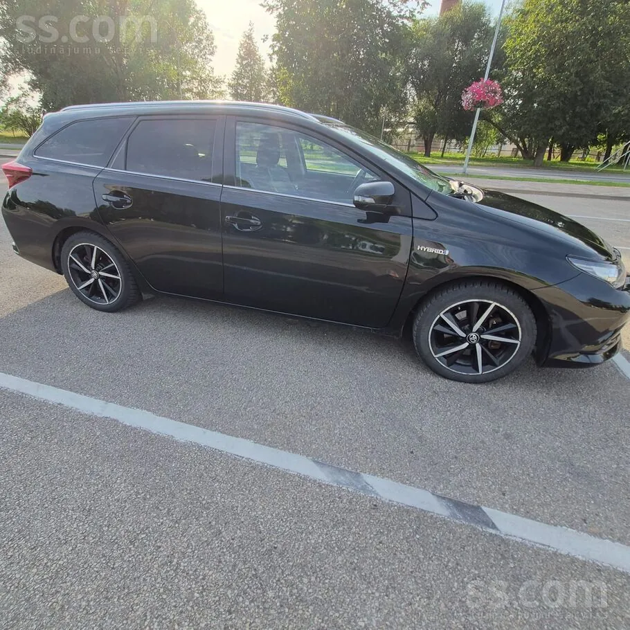 Toyota Auris 2018 photo 4