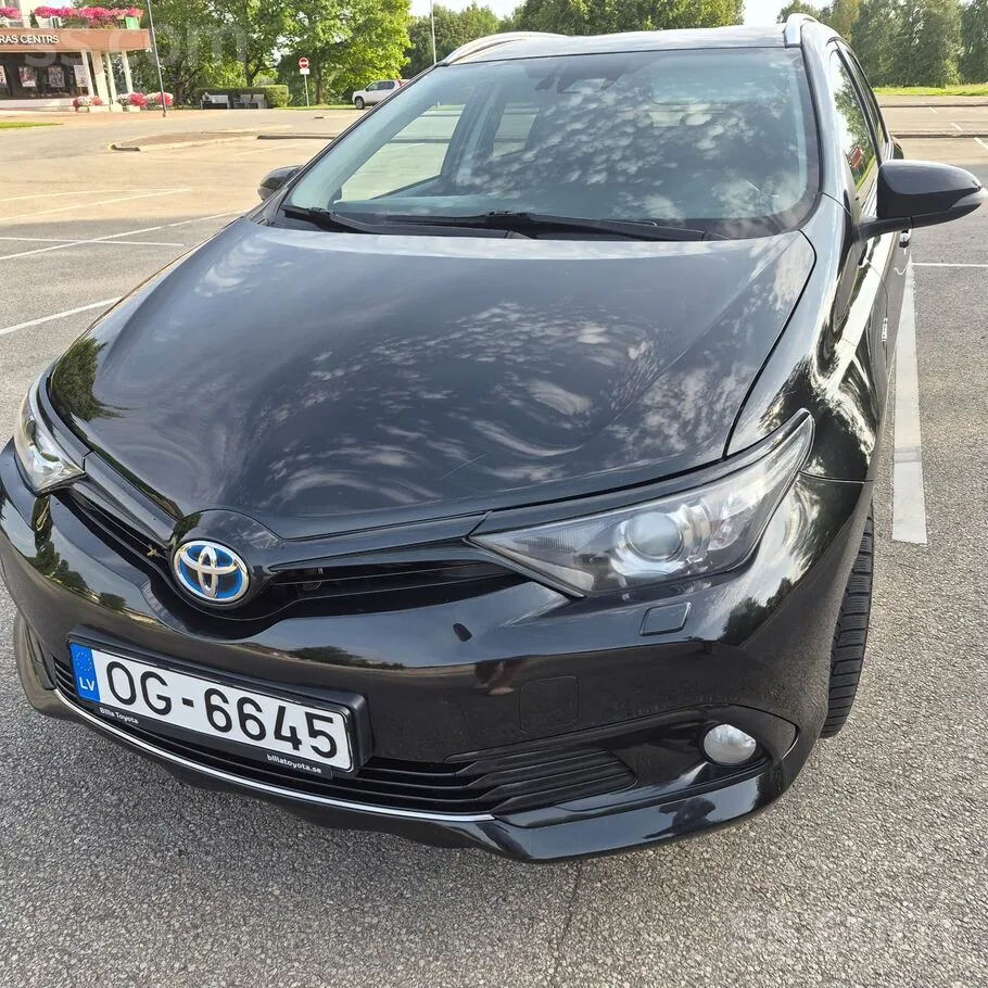 Toyota Auris 2018 photo 2