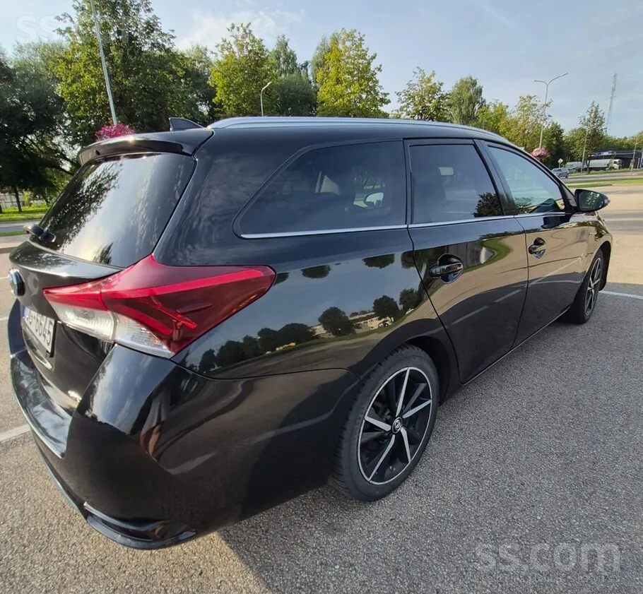 Toyota Auris 2018 photo 5