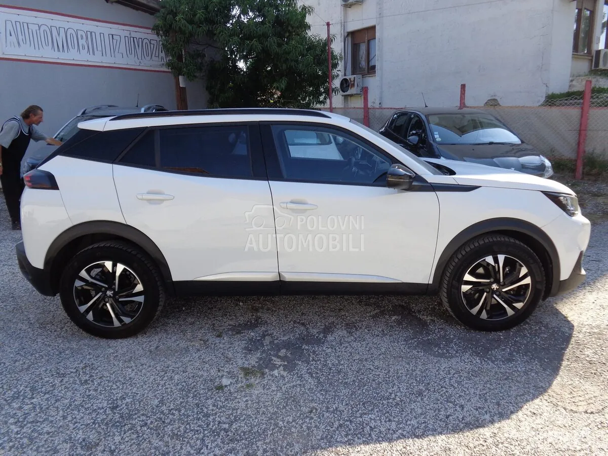 Peugeot 2008 2023 photo 5