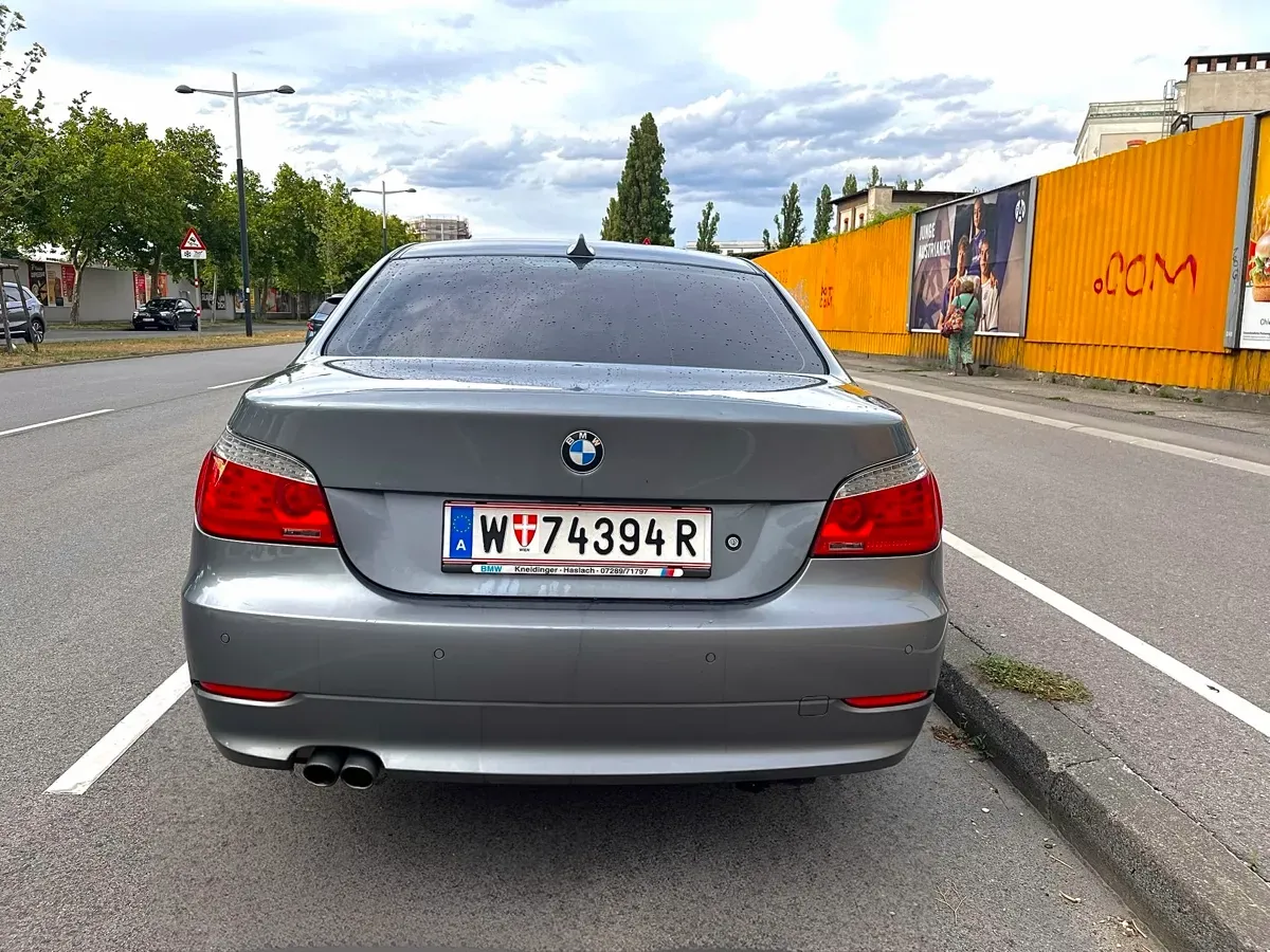 BMW 5 Series 2008 photo 2