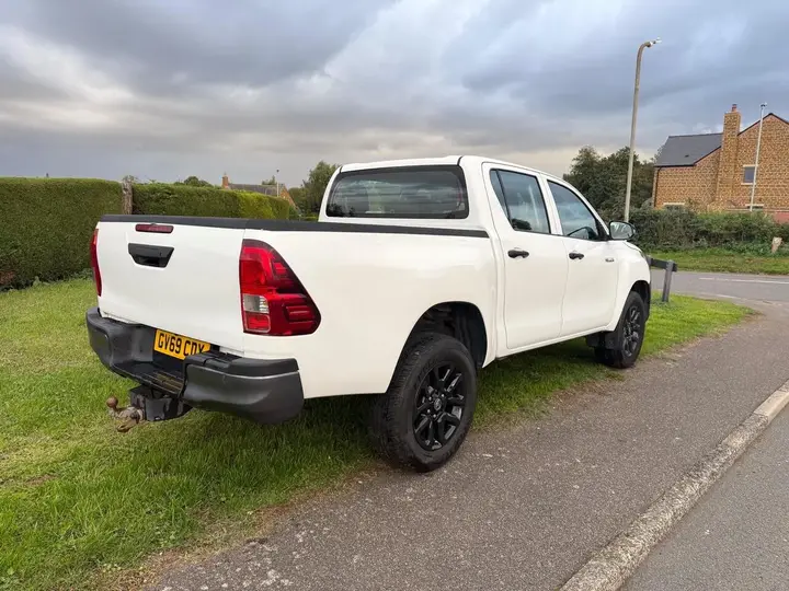 Toyota Hilux 2020 photo 5