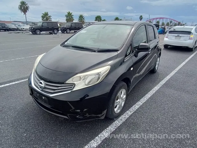 Nissan Note X 2013 photo 2
