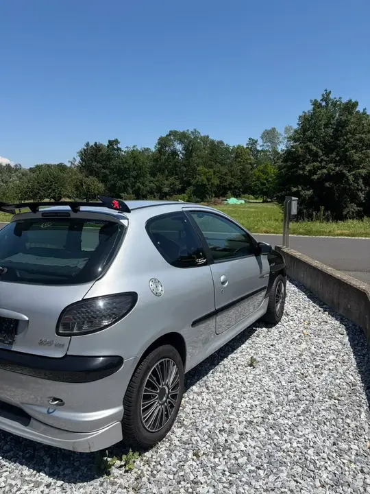Peugeot 206 2002 photo 3