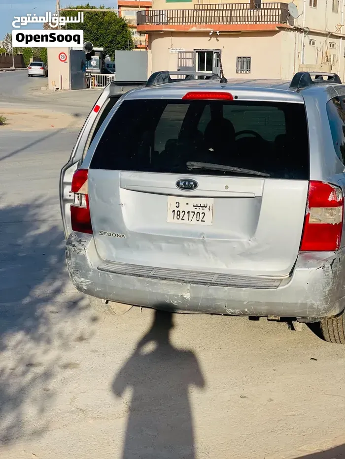Kia Sedona 2008 photo 4